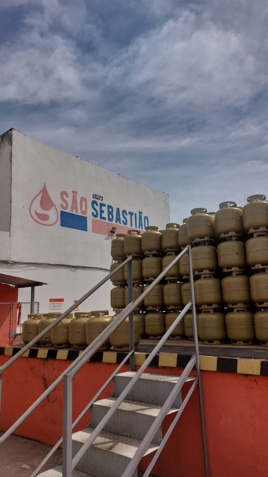 Botijões de gás da São Sebastião Comércio de Gás